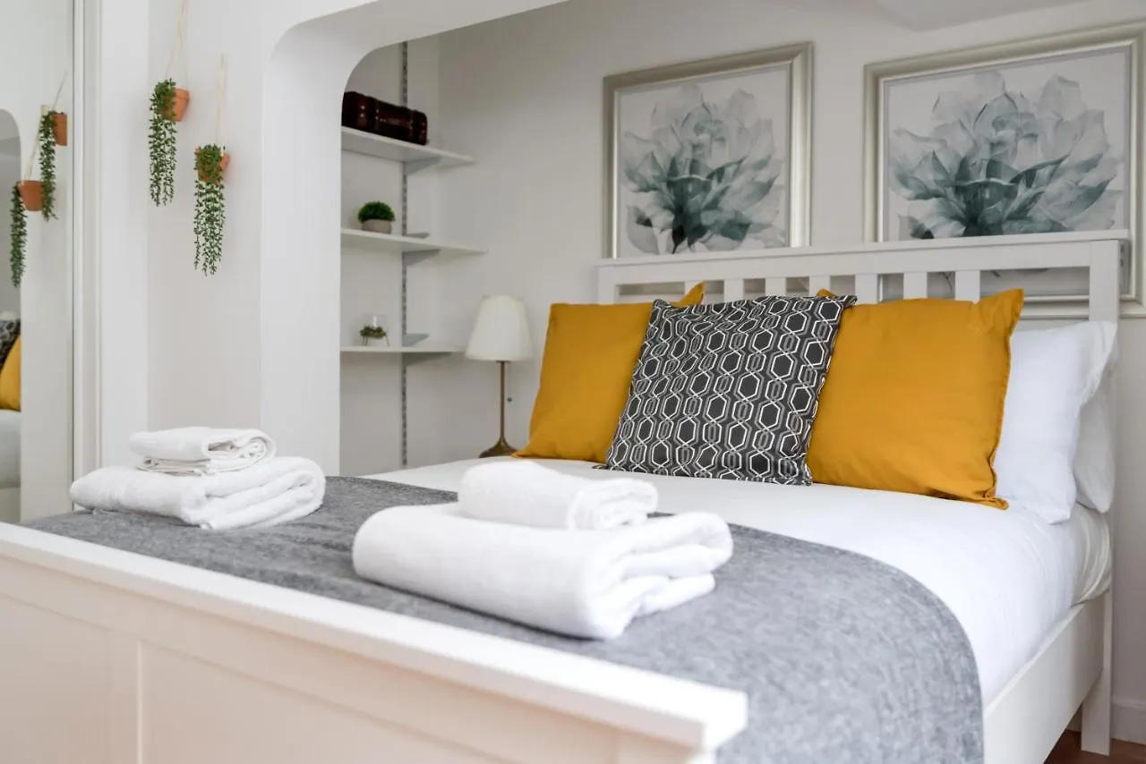 Cosy 1 Bedroom In The West End Edinburgh Apartment